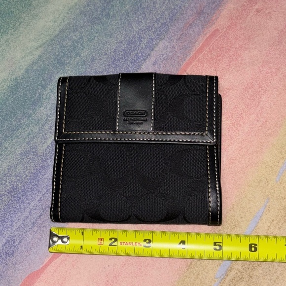 Coach “C” Logo Vintage Bi-fold Black Wallet - Picture 5 of 6
